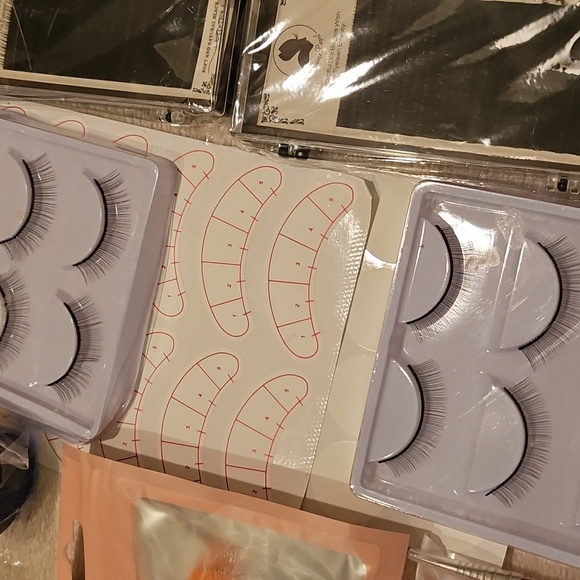 Lash Set - Picture 7 of 10